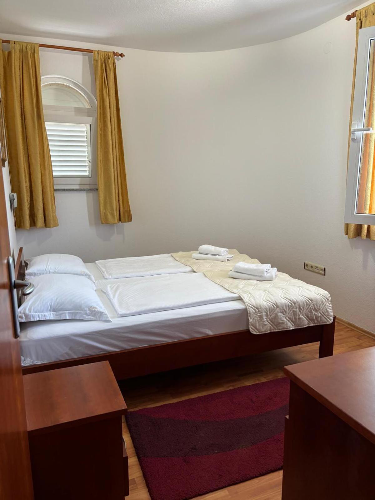 Apartments Sulekic Свети свети Филип и Яков Екстериор снимка