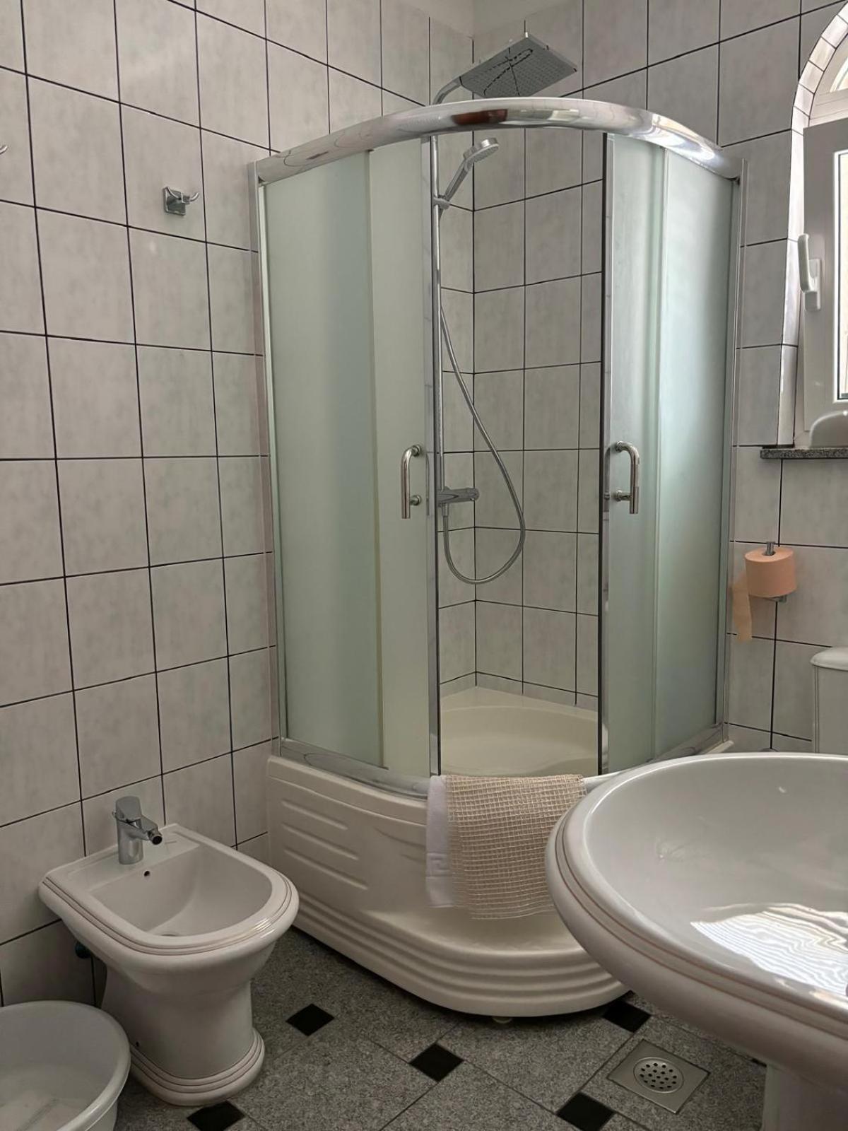 Apartments Sulekic Свети свети Филип и Яков Екстериор снимка